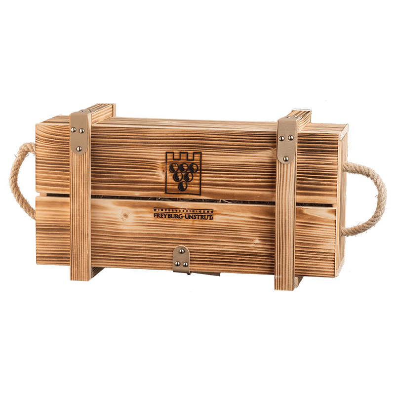 Holzkiste mit Winzervereinigungslogo für zwei Flaschen Wein